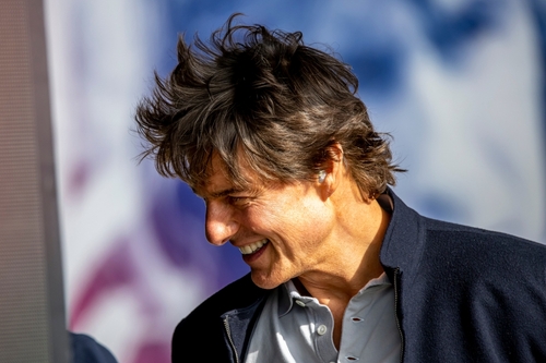The100: Happy days, Internal architecture & Tom Cruise.